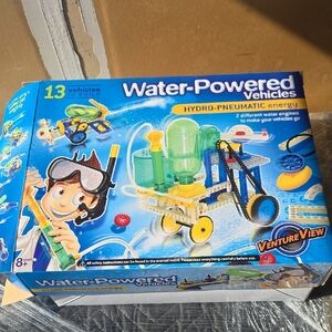 Hydro-Pneumatic Vehicle Building Set - Green and Yellow